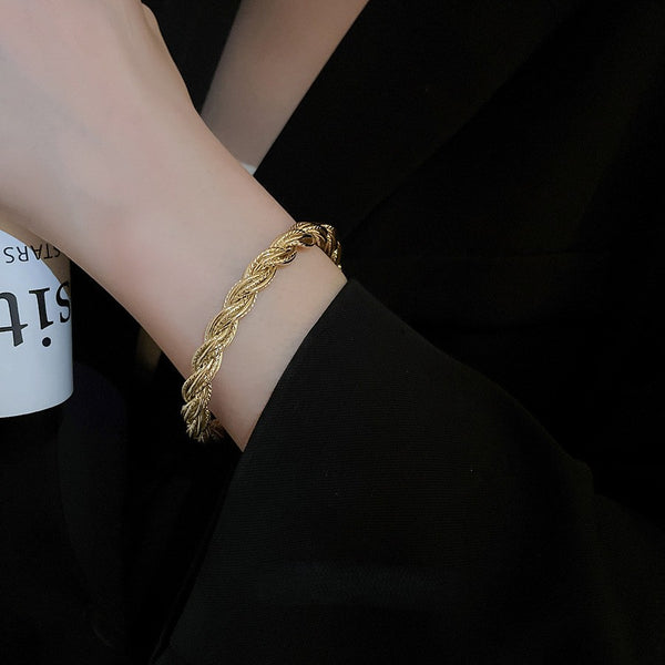 Torsade Bangle