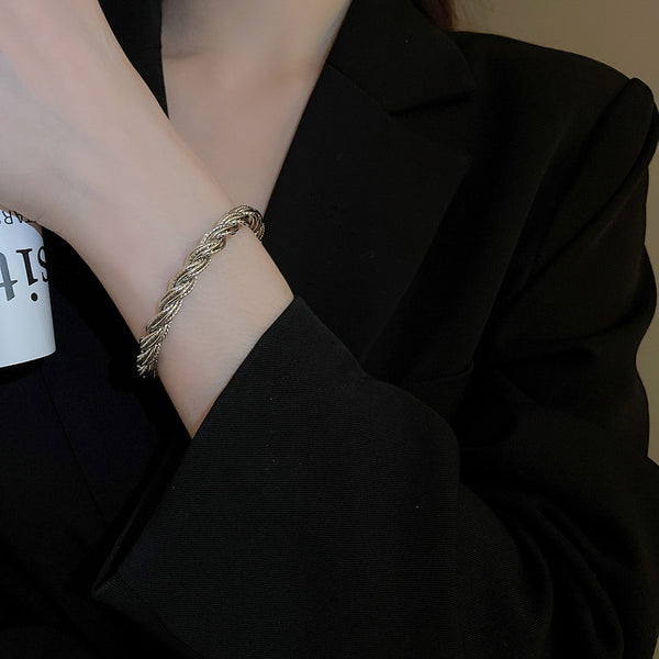 Torsade Bangle